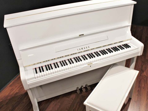 Review Yamaha U1