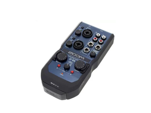 ZOOM U-44