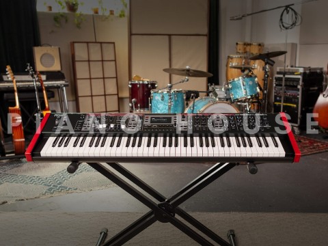 ROLAND V-Stage 76