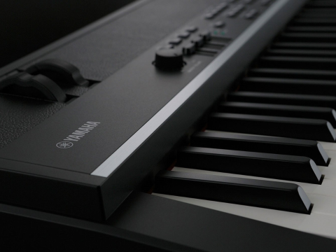 YAMAHA CP4