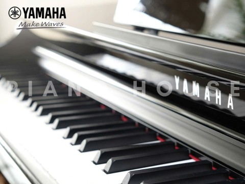 YAMAHA CLP-835 PE