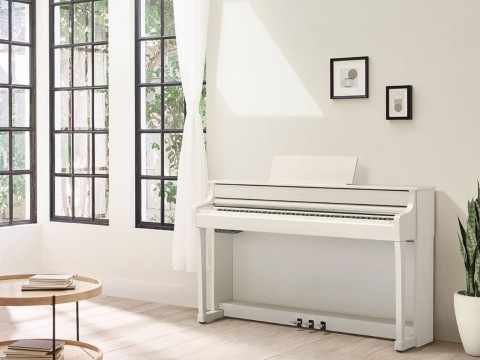 YAMAHA CLP-835 WB