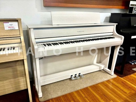 YAMAHA CLP-875 WB