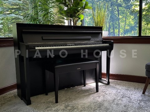 YAMAHA CLP-885 B