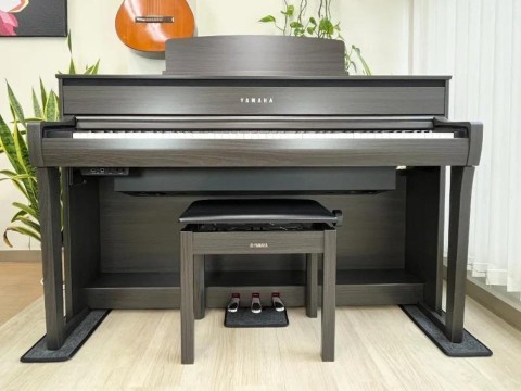 YAMAHA CLP-775 DW