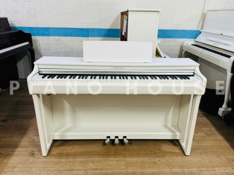 YAMAHA CLP-825 WH