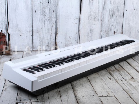 YAMAHA P-125A WH