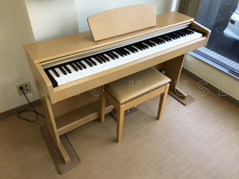 YAMAHA YDP-161 C