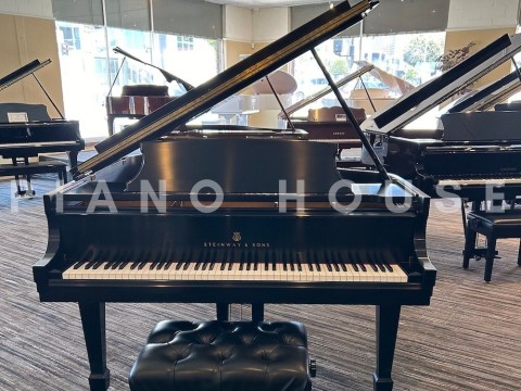STEINWAY MODEL M (USED)
