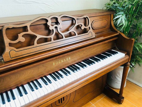 PIANO BOCKLER AH220