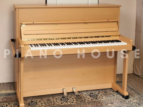 Sauter School Studio 122 (Beech Bright Satin)