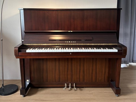 YAMAHA U3G Wn