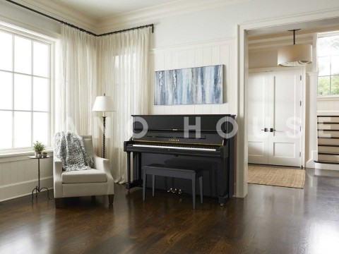YAMAHA U1 PE (Used)
