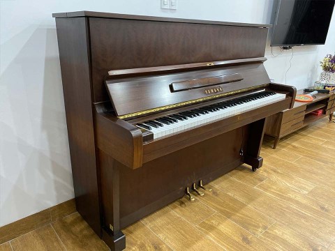 YAMAHA U1E Wn