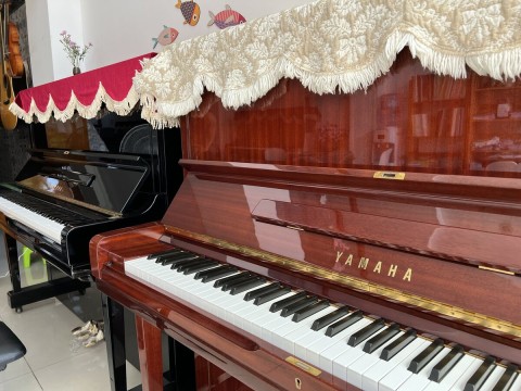 YAMAHA U3F Mh