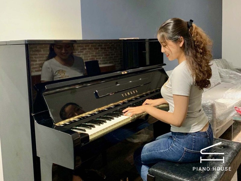 Trải Nghiệm YAMAHA U1E