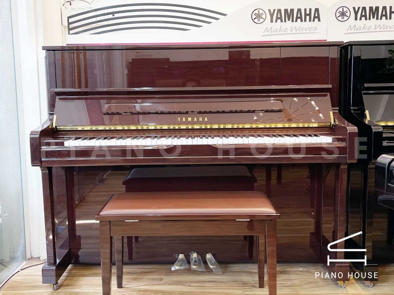 Bàn Giao Yamaha U1J PM Màu Mahogany Giá Hơn 130 Triệu