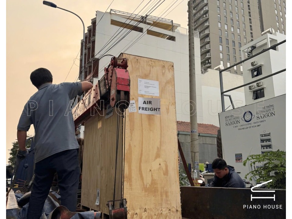 C.Bechstein Academy A160 (Black with Brass)