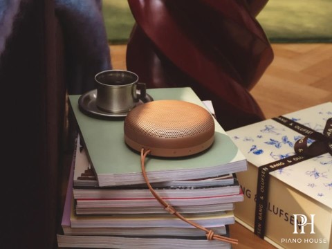 Bang & Olufsen Beosound A1 Gen 3 - Honey Tone
