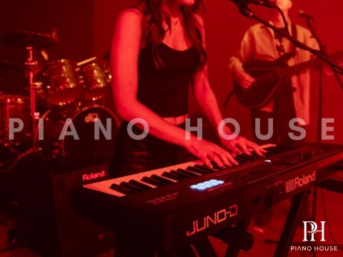 ROLAND JUNO-D7
