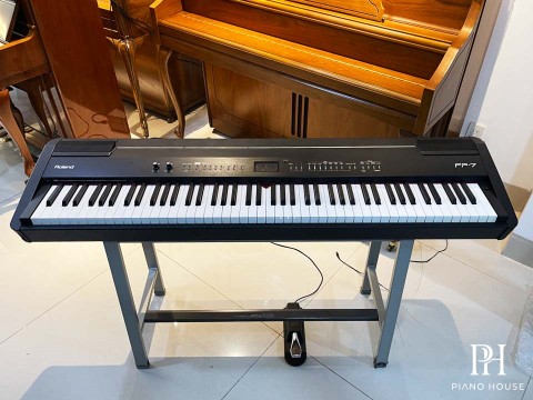 ROLAND FP-7 BLK