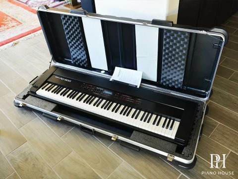 ROLAND RD-600