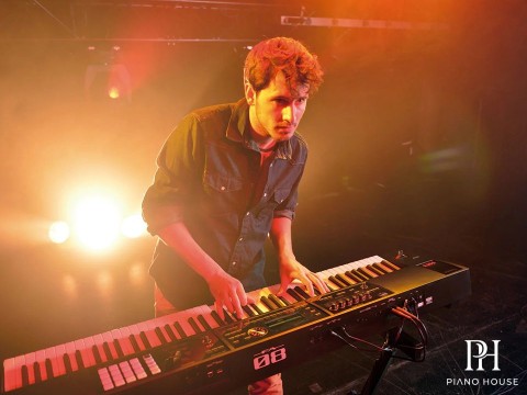 ROLAND FA-08