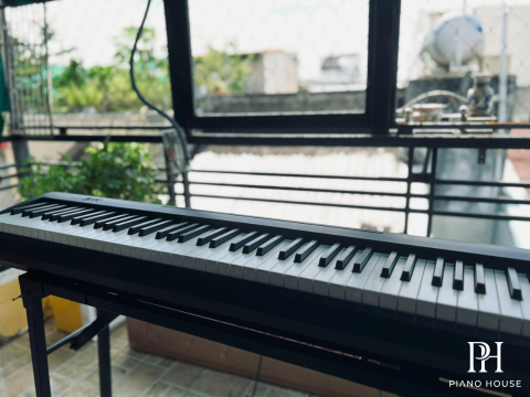 ROLAND FP-18