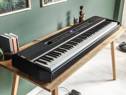 YAMAHA P-525 BK