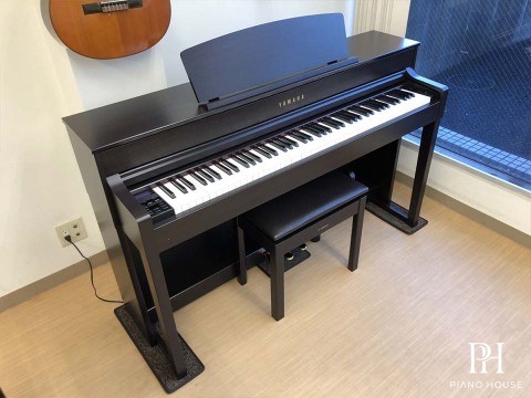 YAMAHA CLP-575 R