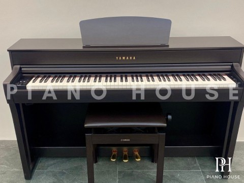 YAMAHA CLP-735 R (USED)