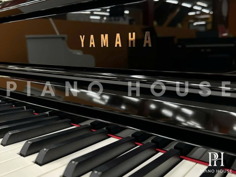YAMAHA CLP-745 PE