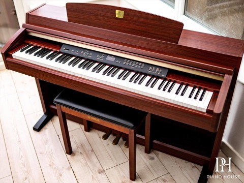 YAMAHA CLP-230 M