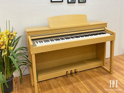 YAMAHA CLP-440 C