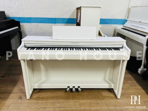 YAMAHA CLP-825 WH