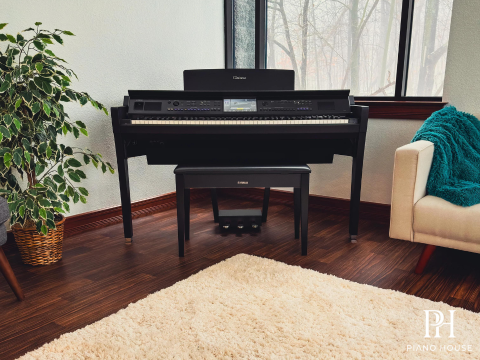 Yamaha CVP-909 B