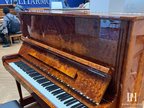 C.Bechstein C8 (Master Upright)