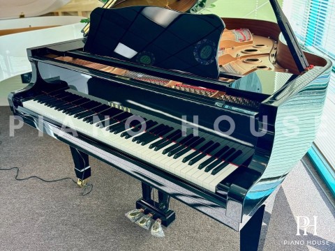 YAMAHA C3
