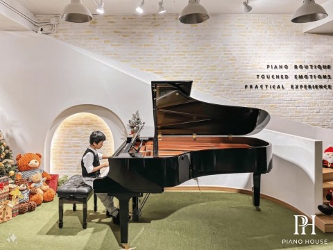 YAMAHA C7X PE