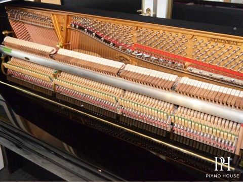 STEINWAY Z114 (Klavier)