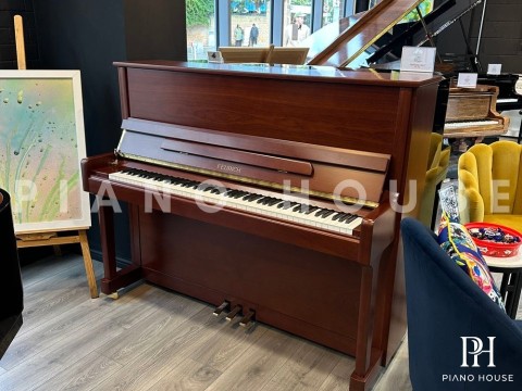 FEURICH 122 Universal (Walnut Satin)