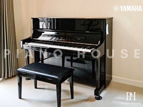 YAMAHA U1J PE