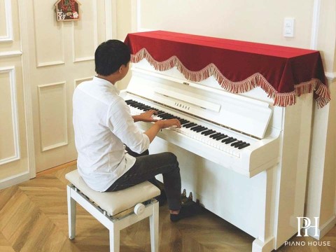 Yamaha U2F WH