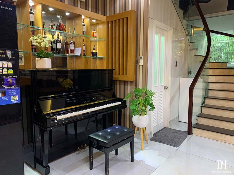 Review YAMAHA U30A