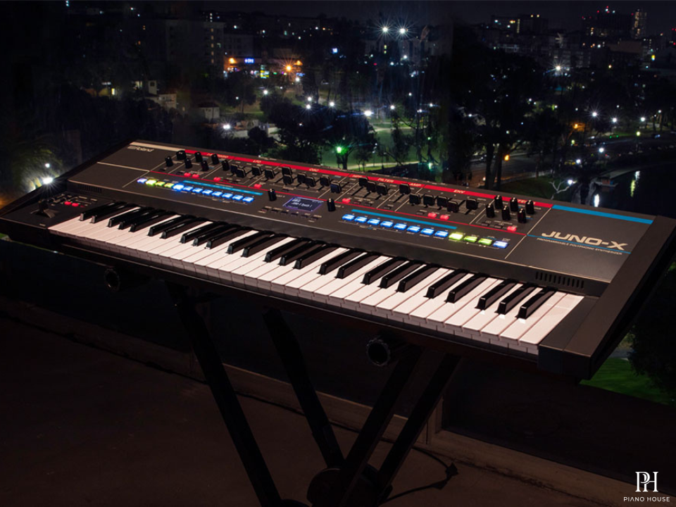 ROLAND JUNO-X