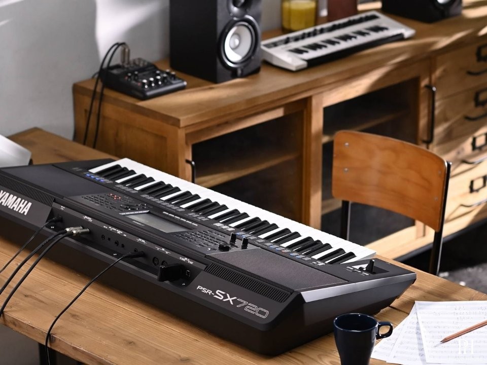 Yamaha PSR SX720