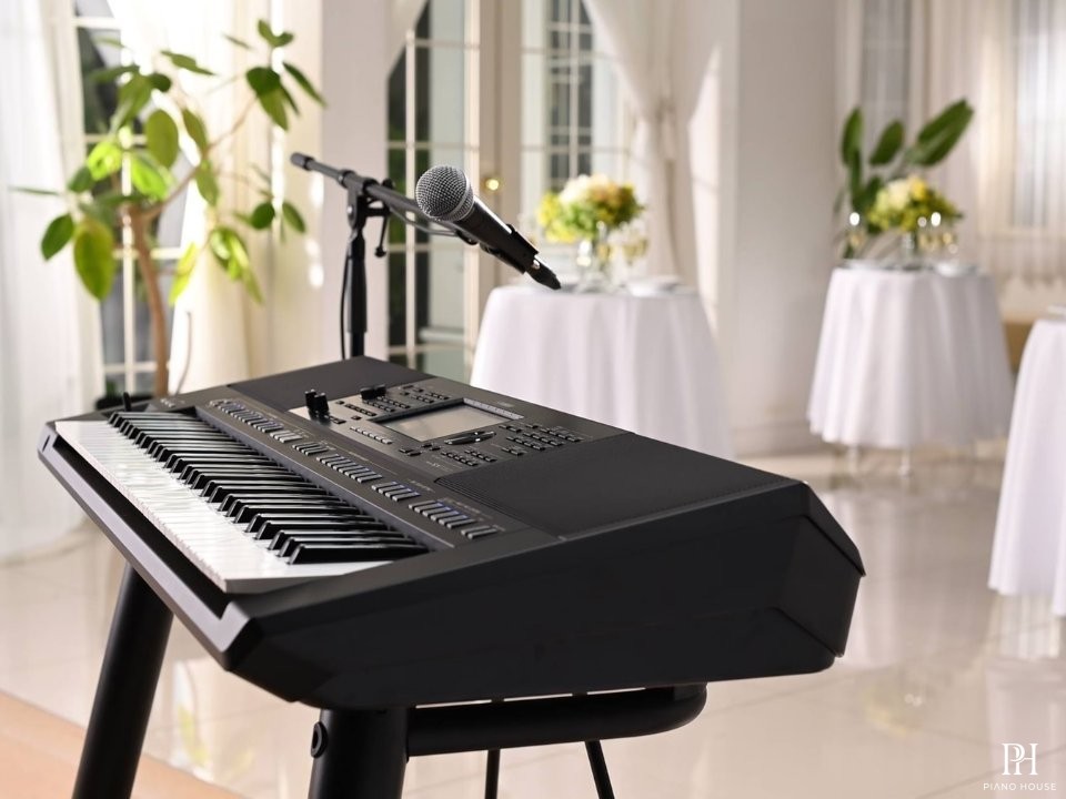 Yamaha PSR SX720