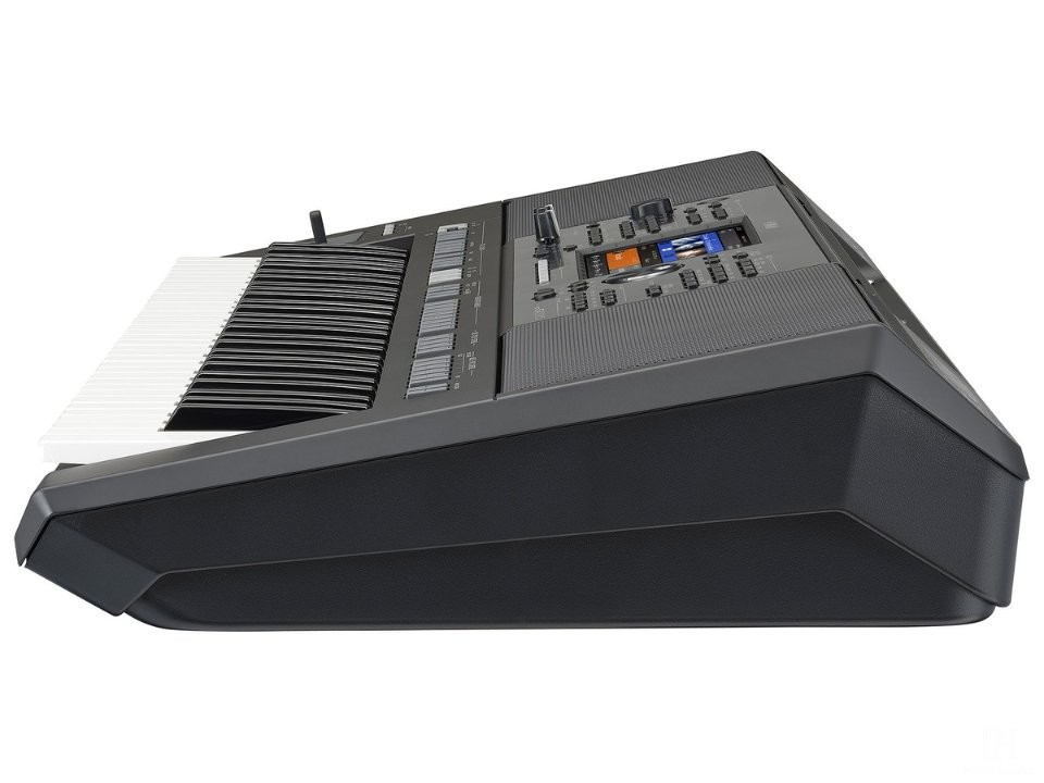 Yamaha PSR SX720