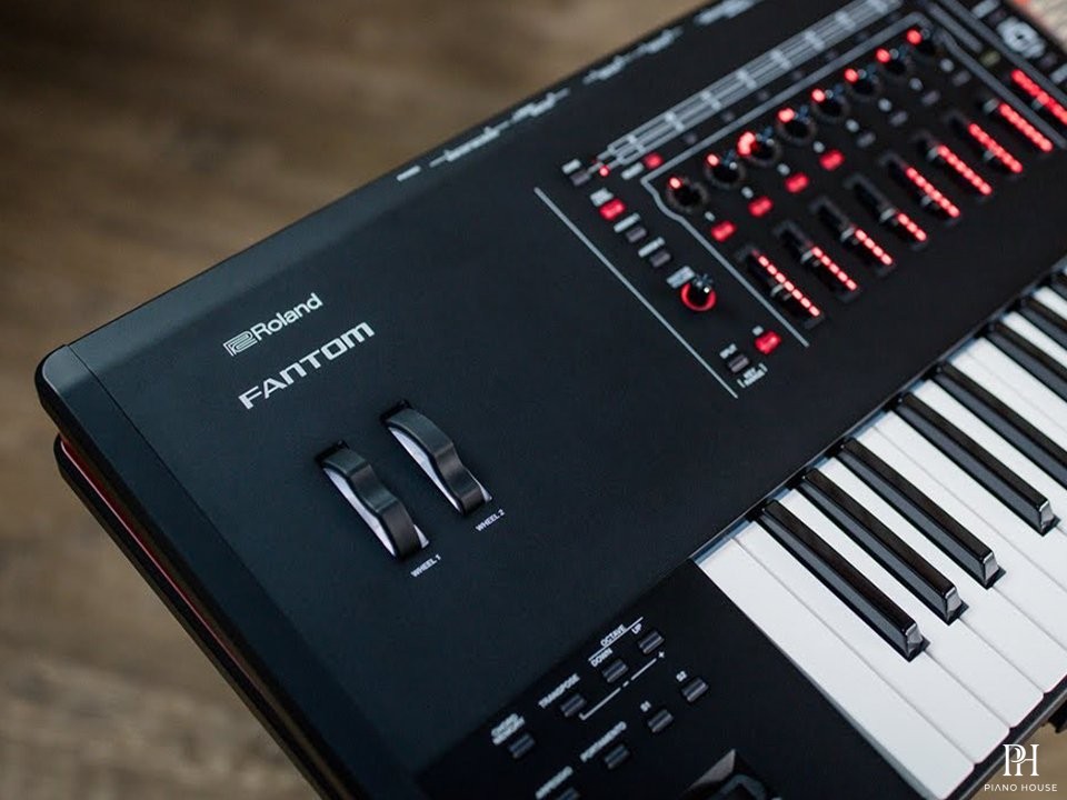 ROLAND FANTOM 6