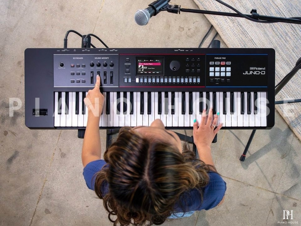 ROLAND JUNO-D6